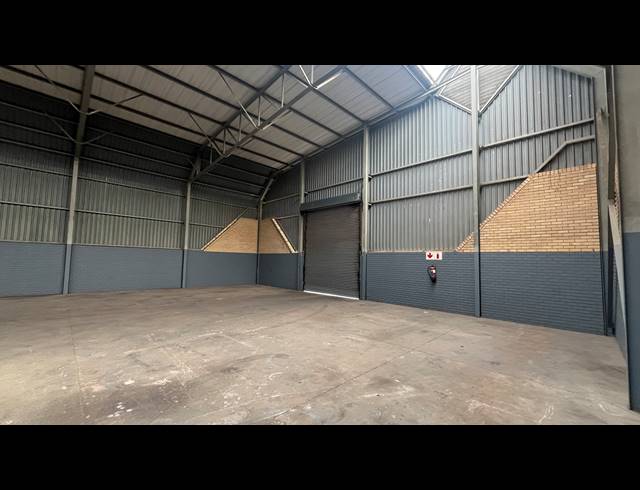 1,092M² WAREHOUSE TO LET IN SPARTAN